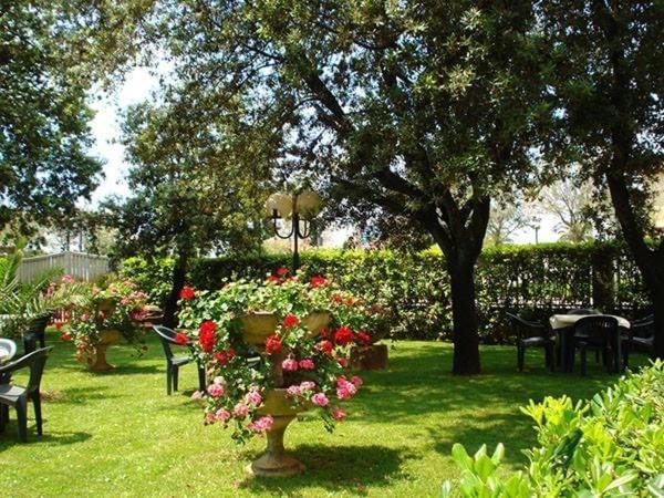Hotel Eden Park Pietrasanta Exterior foto